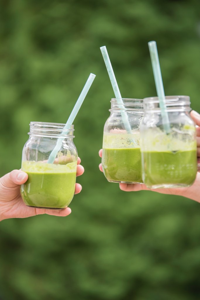 Green smoothie - drink with friends
