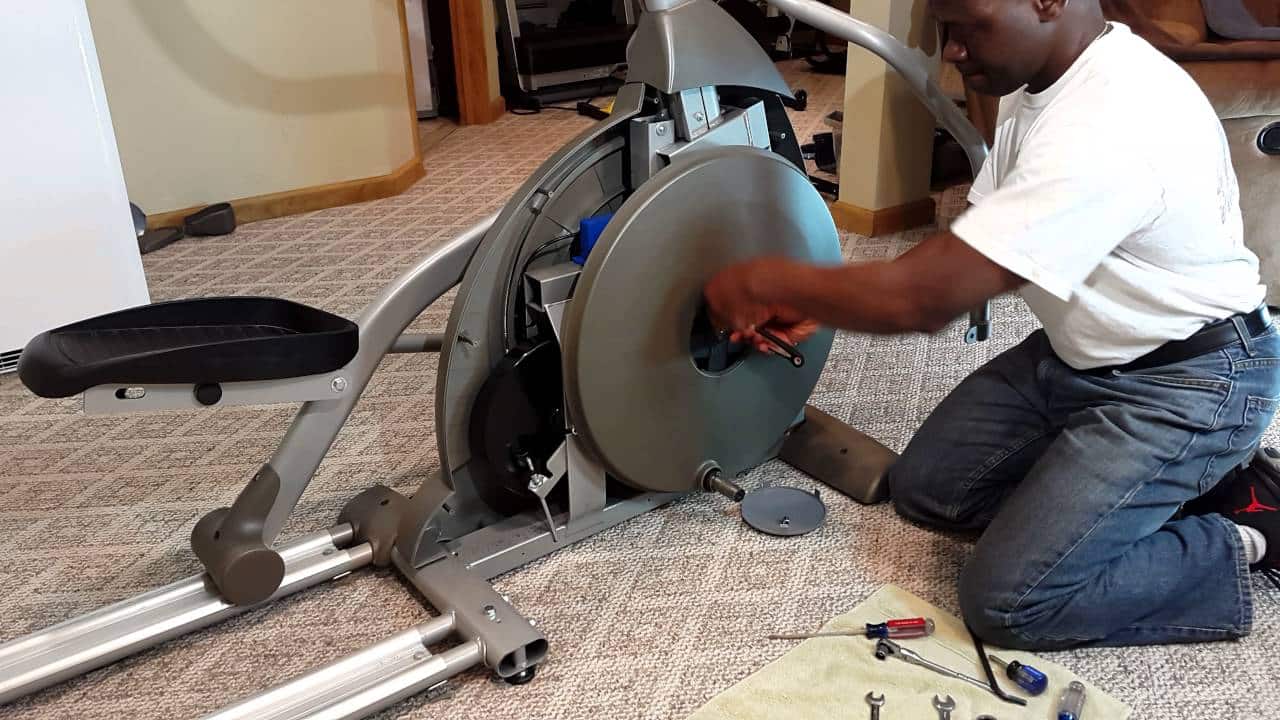 How to disassemble an elliptical machine?
